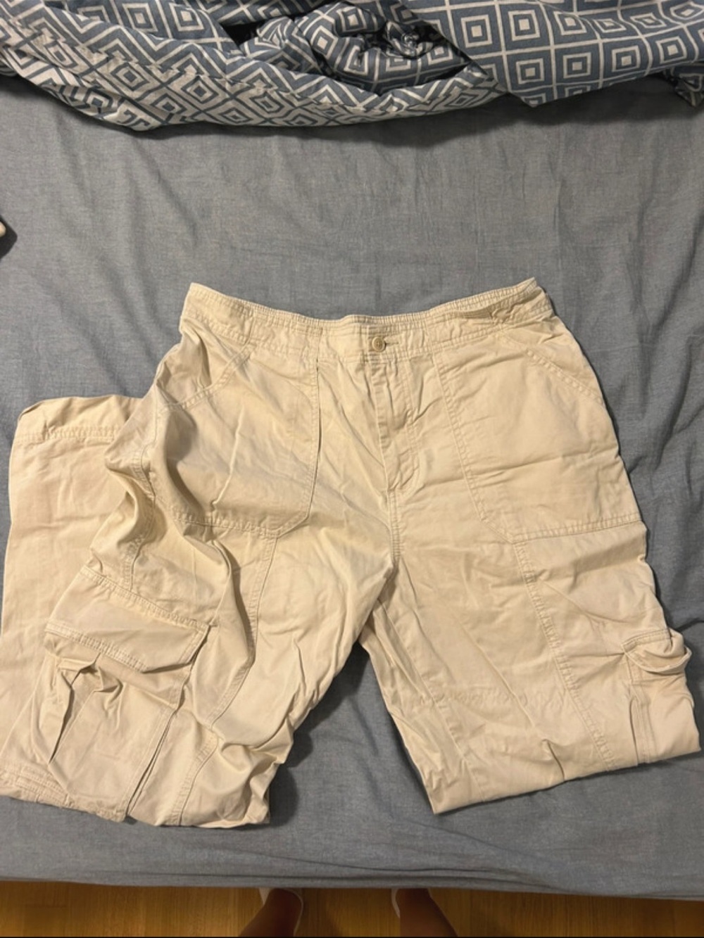 Abercrombie White Cargos